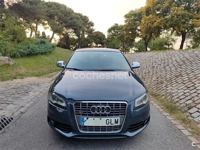 Usado Audi A3 Ambition 140 CV (102 kW) 2010 Gris / plata Utilitario