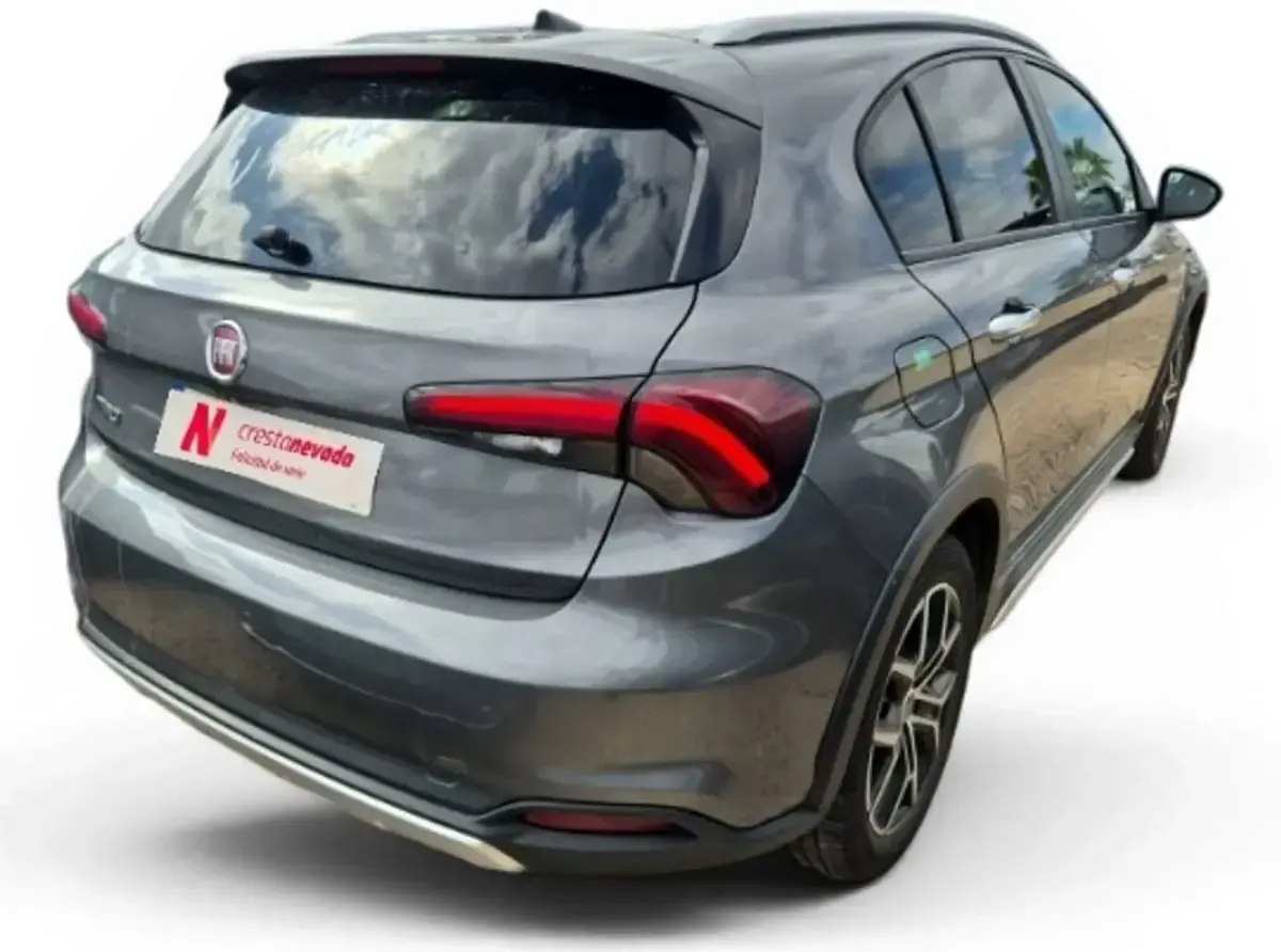 Usado Fiat Tipo Cross 99 CV (72 kW) 2023 Gris