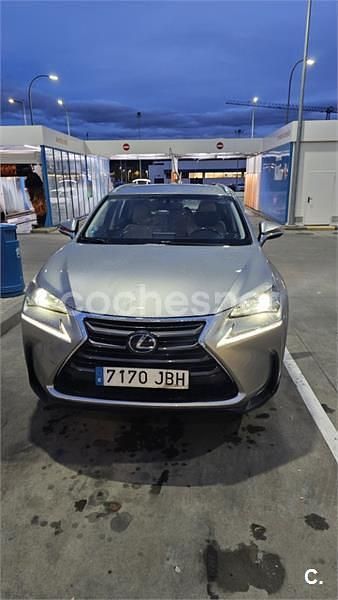 Usado Lexus NX300h Executive Line 197 CV (144 kW) 2014 Beige SUV