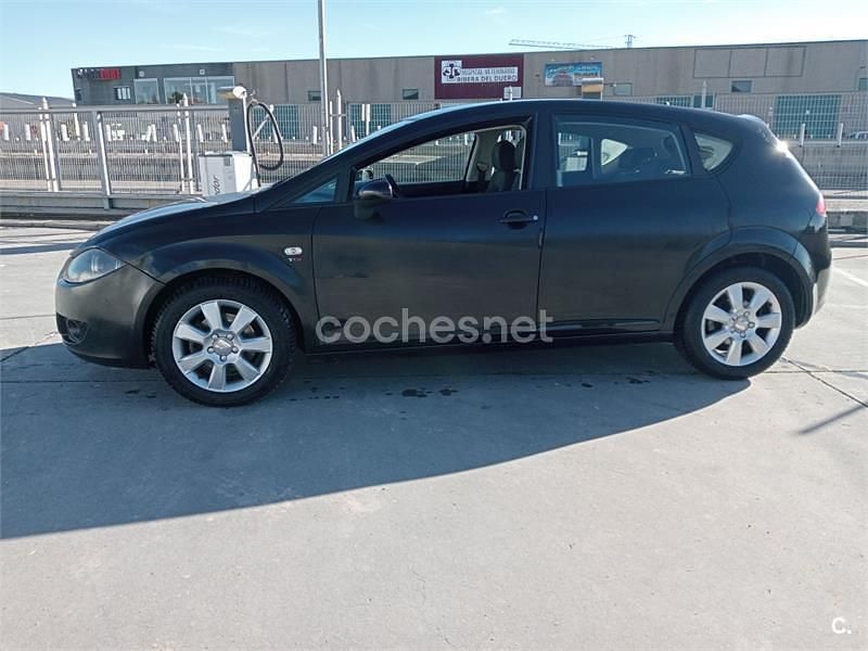 Negro Usado 2008 Seat Leon Stylance Berlina | 3695 € (Precio justo) - Imagen 1/4
