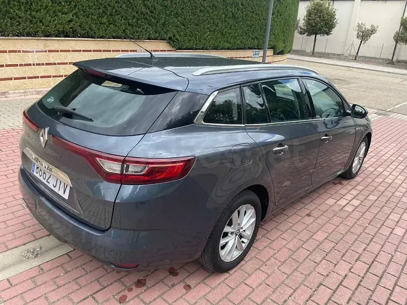 Usado Renault Mégane GrandTour Bose Edition 110 CV (80 kW) 2017 Azul Familiar