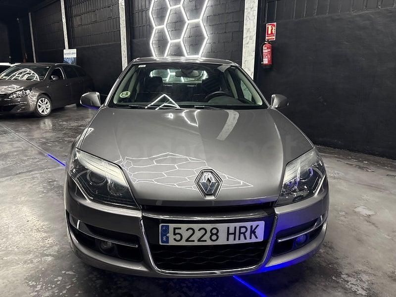 Usado Renault Laguna III Dynamique 110 CV (80 kW) 2012 Gris / plata Berlina