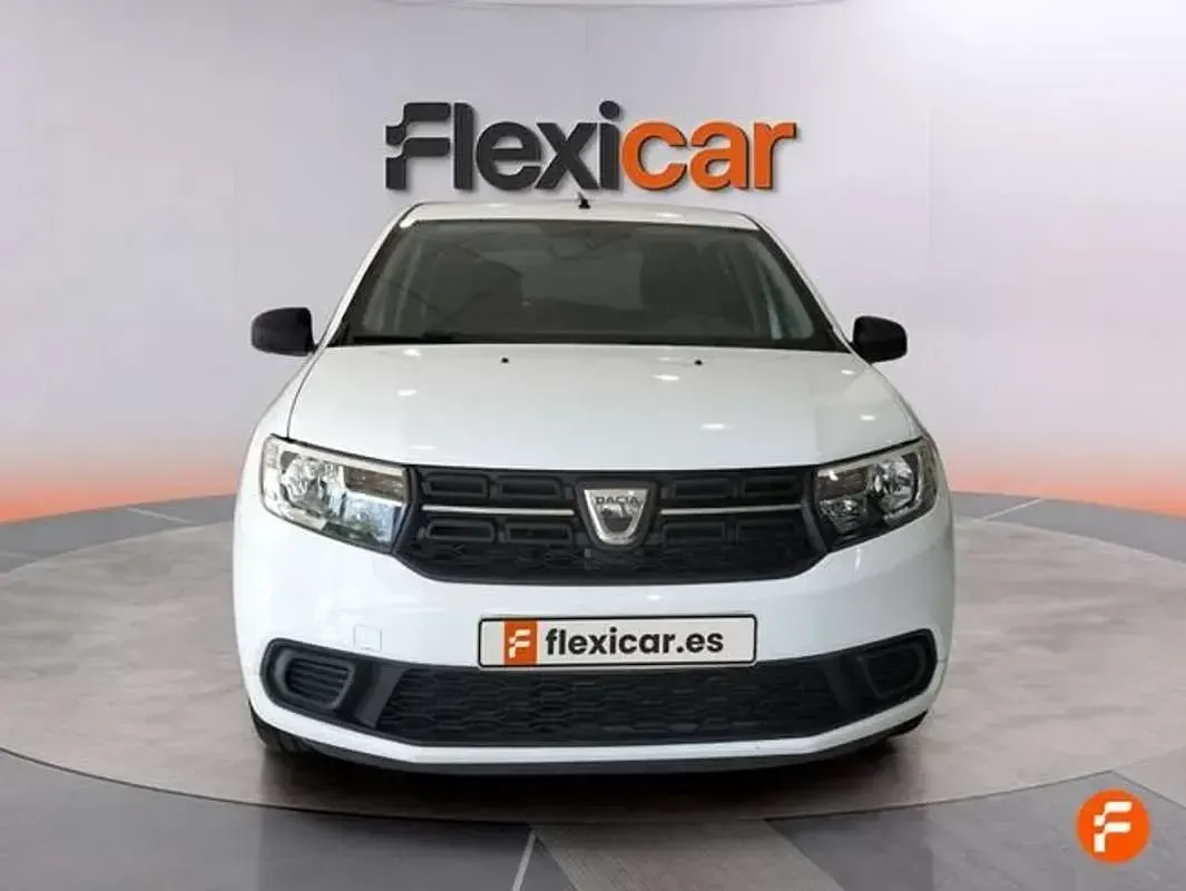 Usado Dacia Sandero Acces 75 CV (55 kW) 2018 Blanco Utilitario