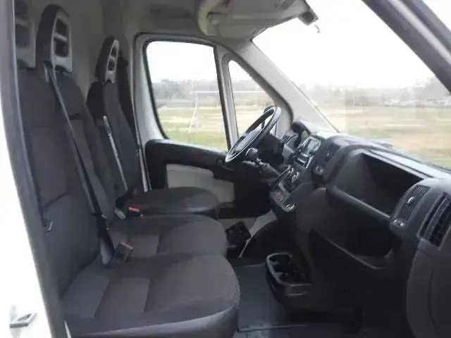 Usado Peugeot Boxer 110 CV (80 kW) 2019 Blanco Van
