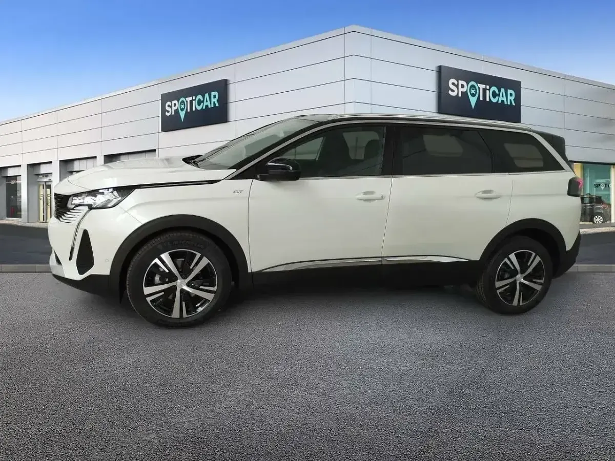 Usado Peugeot 5008 GT 130 CV (95 kW) 2023 Blanco Monovolumen