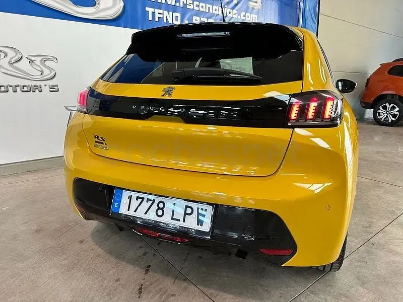 Usado Peugeot 208 Allure 100 CV (73 kW) 2021 Amarillo Utilitario