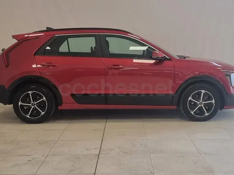 Usado Kia Niro 141 CV (103 kW) 2024 Rojo SUV