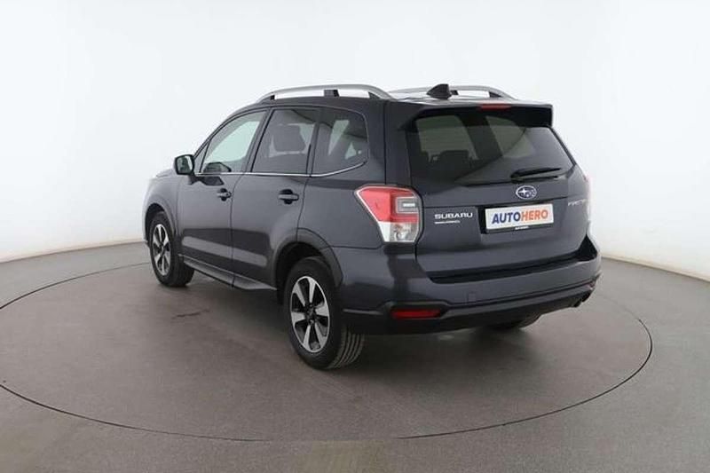 Usado Subaru Forester 151 CV (111 kW) 2019 Gris SUV