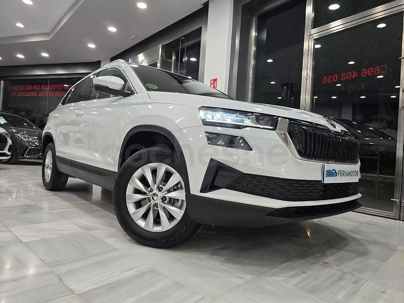 Usado Skoda Karoq Ambition 115 CV (84 kW) 2023 Blanco SUV