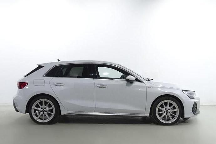 Usado Audi A3 S-Line 150 HP (110 kW) 2025