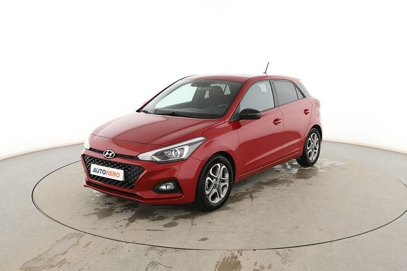 Usado Hyundai i20 101 CV (74 kW) 2020 Rojo Utilitario