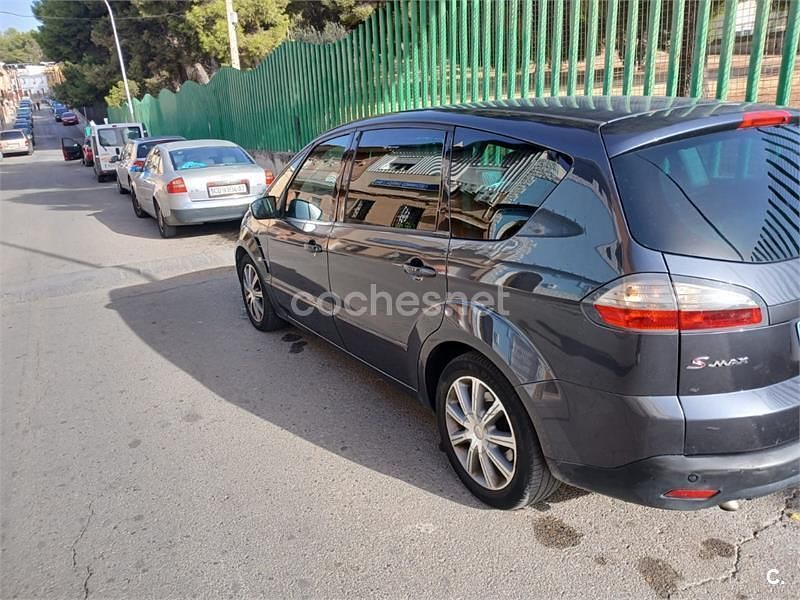Usado Ford S-MAX Titanium 140 CV (102 kW) 2007 Gris / plata Monovolumen