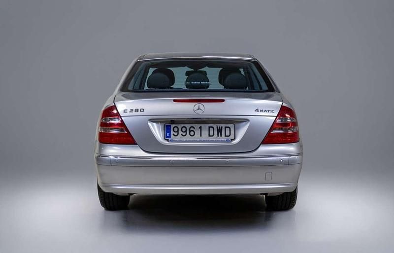 Usado Mercedes E280 Avantgarde 231 CV (169 kW) 2006 Plateado Berlina