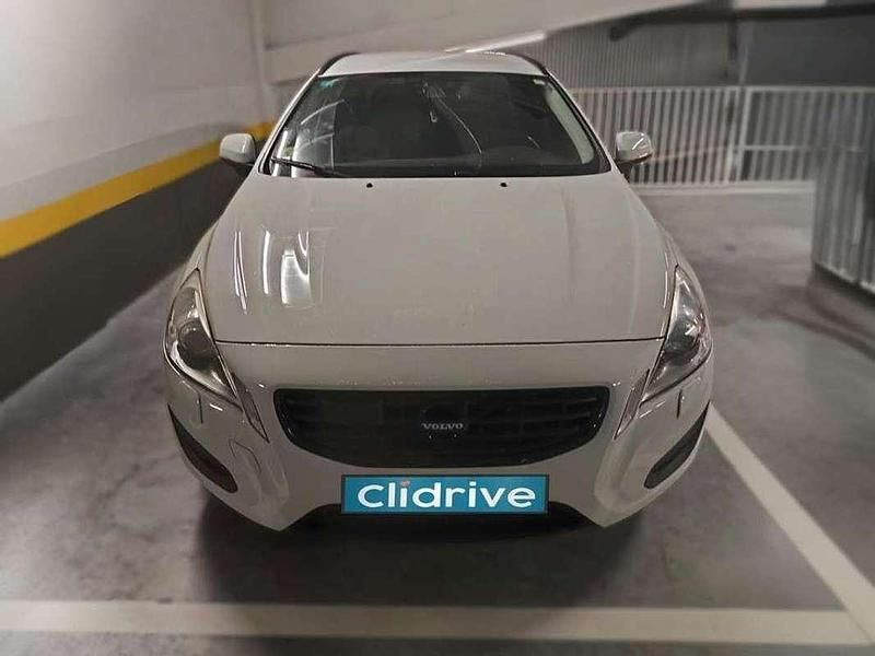 Usado Volvo V60 Momentum 215 CV (158 kW) 2011 Blanco Familiar
