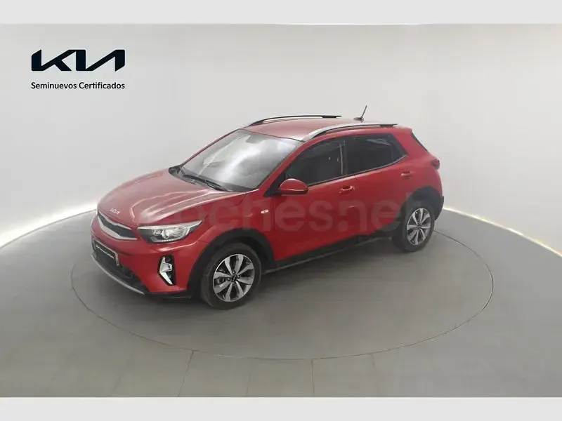 Usado Kia Stonic 100 CV (73 kW) 2024 Rojo SUV
