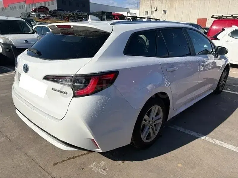 Usado Toyota Corolla Business Edition 122 CV (89 kW) 2022 Blanco Familiar