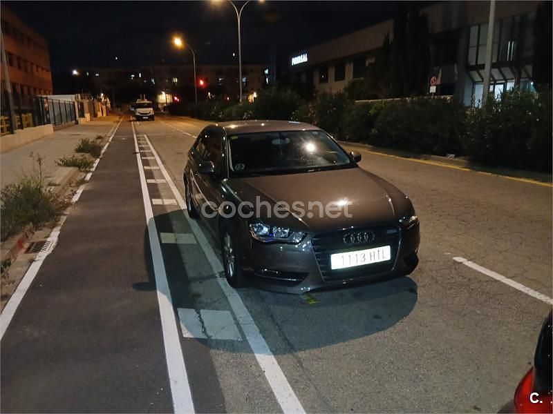 Usado Audi A3 105 CV (77 kW) 2013 Marrón Berlina
