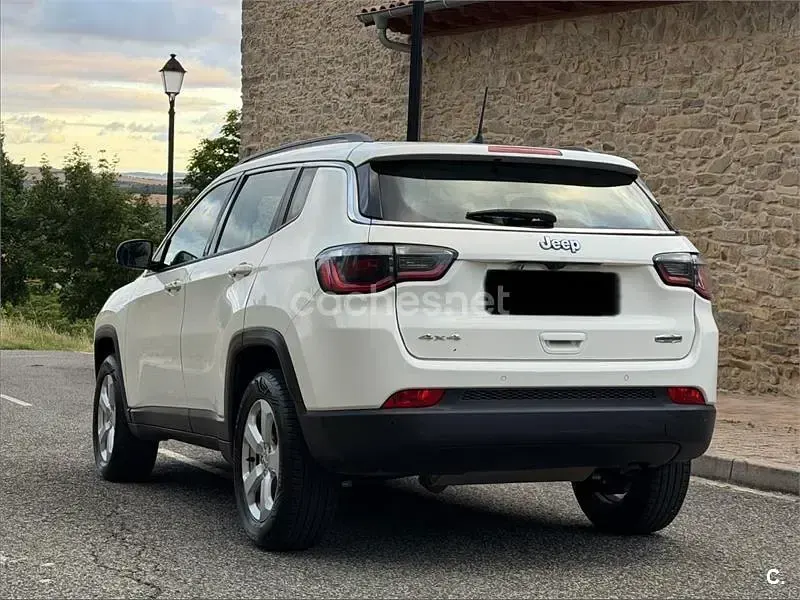 Usado Jeep Compass Longitude 140 CV (102 kW) 2018 Blanco SUV