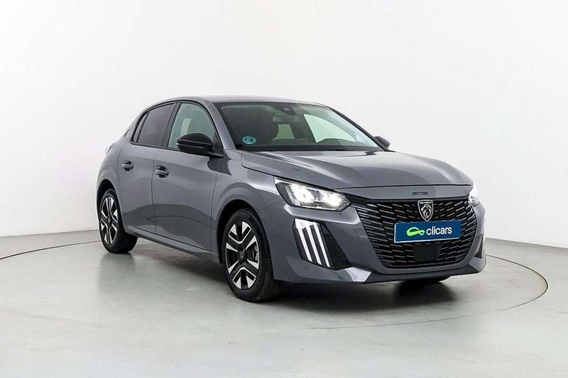 Usado Peugeot 208 Allure 102 CV (75 kW) 2025 Gris Utilitario