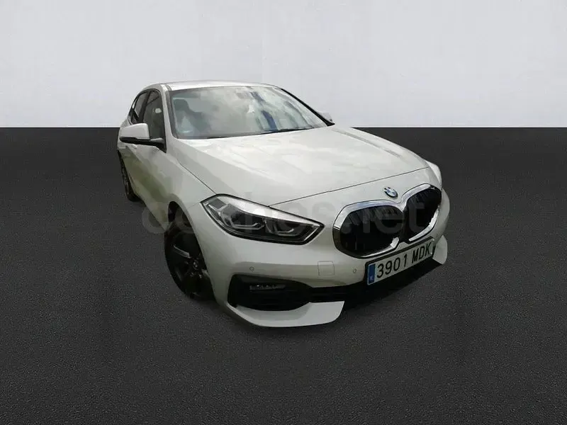 Usado BMW 118 Comfort Edition 150 CV (110 kW) 2023 Blanco Utilitario
