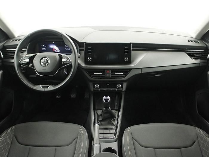 Usado Skoda Scala Selection 95 CV (69 kW) 2024 Blanco Utilitario