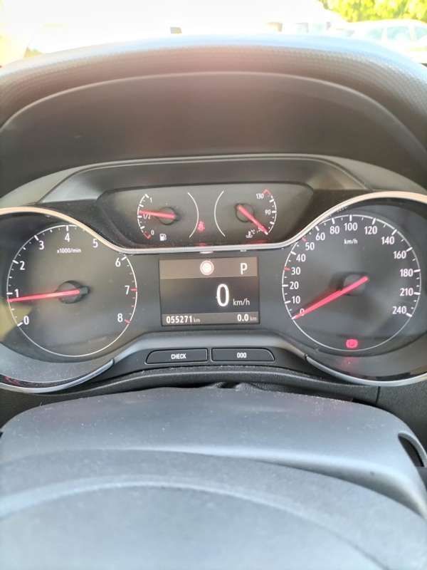 Usado Opel Crossland Business Elegance 120 CV (88 kW) 2021 Plateado SUV