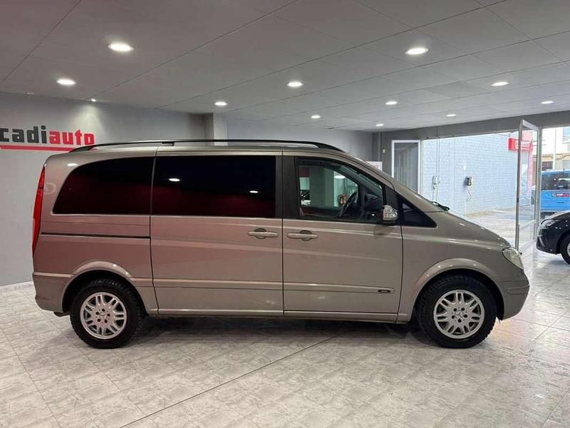 Usado Mercedes Viano 116 CV (85 kW) 2008 Gris Monovolumen