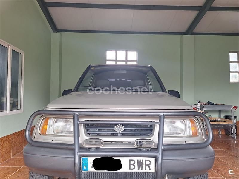 Usado Suzuki Vitara 90 CV (66 kW) 2002 Blanco SUV