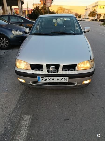 Usado Seat Ibiza Stella 90 CV (66 kW) 2001 Gris / plata Utilitario