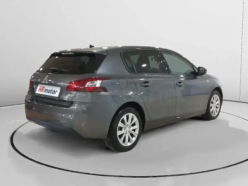 Usado Peugeot 308 Access 82 CV (60 kW) 2016 Gris / plata Berlina