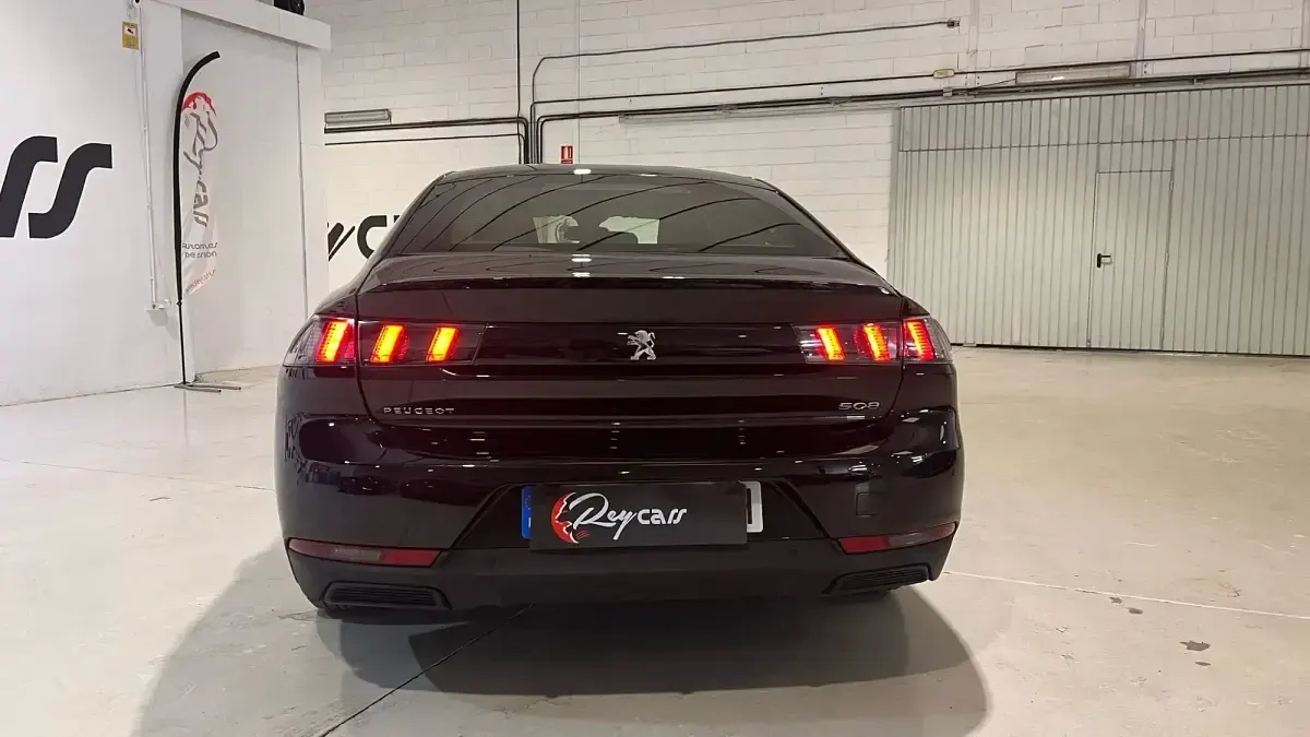 Usado Peugeot 508 Active 131 CV (96 kW) 2021 Negro Berlina