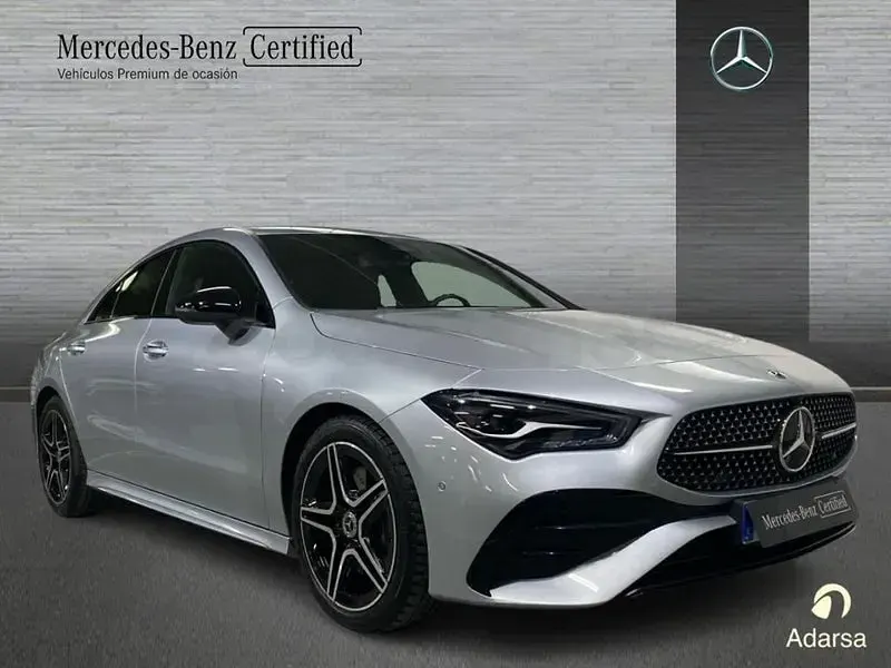 Usado Mercedes CLA220 190 CV (139 kW) 2025 Gris / plata Berlina