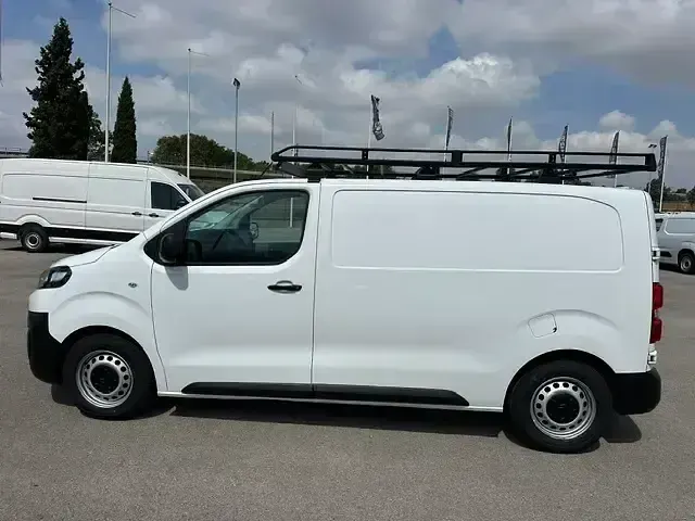 Usado Citroën Jumpy 100 CV (73 kW) 2022 Blanco Monovolumen