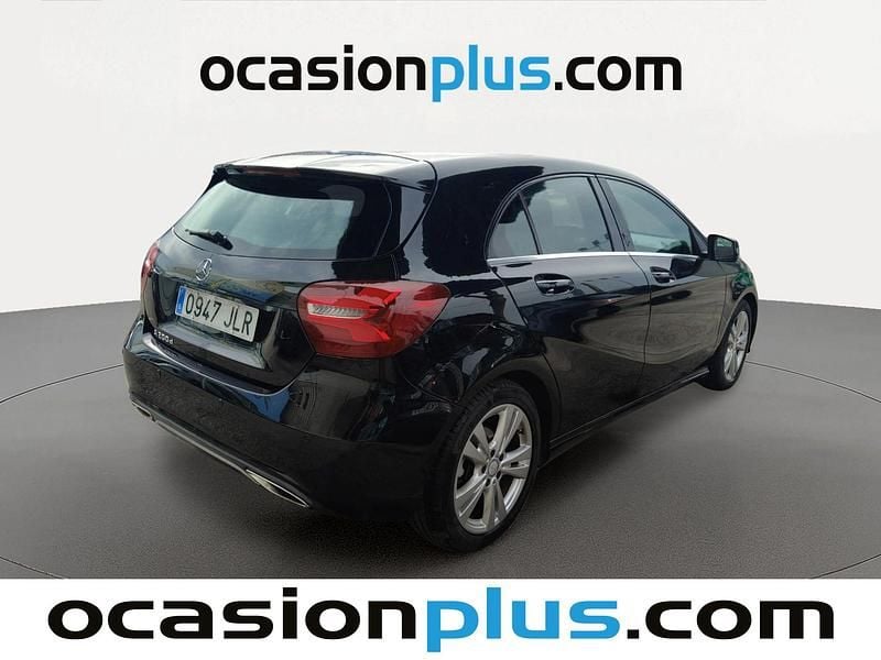 Usado Mercedes A200 Urban 136 CV (100 kW) 2016 Negro Utilitario