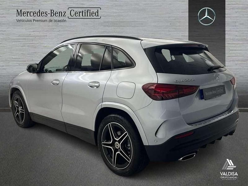 Usado Mercedes GLA200 150 CV (110 kW) 2025 SUV