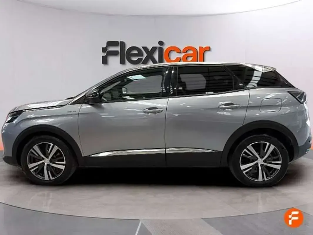 Usado Peugeot 3008 Allure 226 CV (166 kW) 2023 Gris SUV