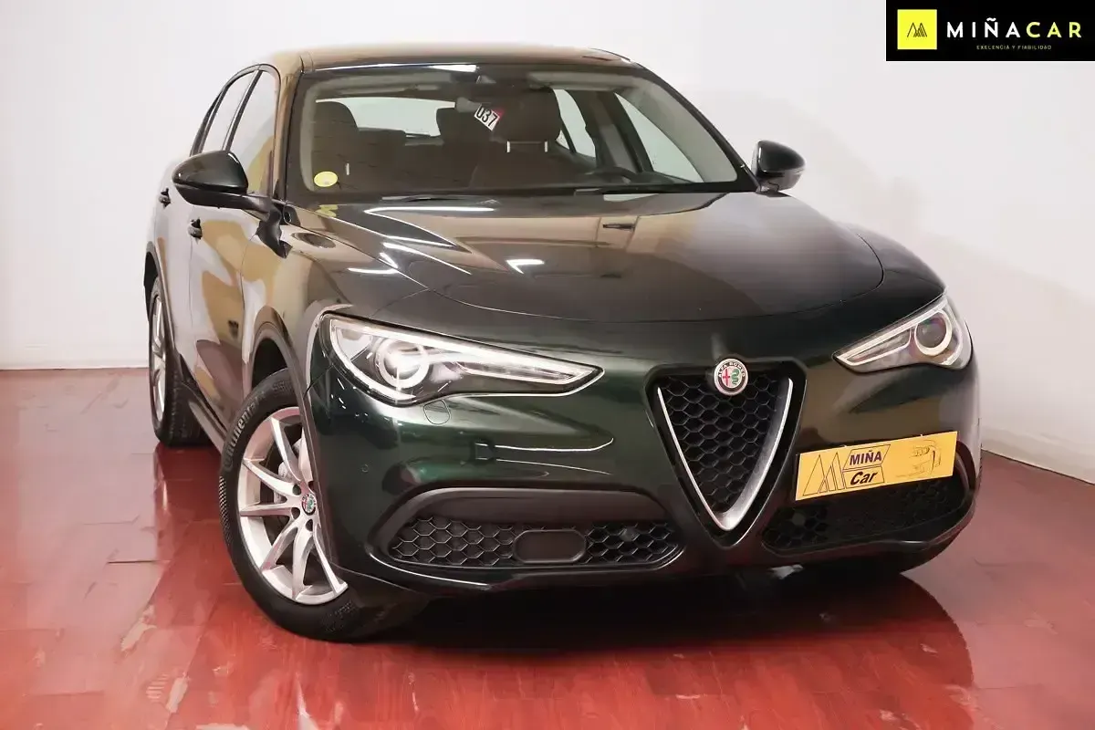 Usado Alfa Romeo Stelvio 160 CV (117 kW) 2019 Verde SUV