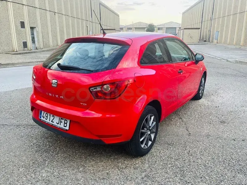 Usado Seat Ibiza SC I-Tech 105 CV (77 kW) 2015 Rojo Utilitario