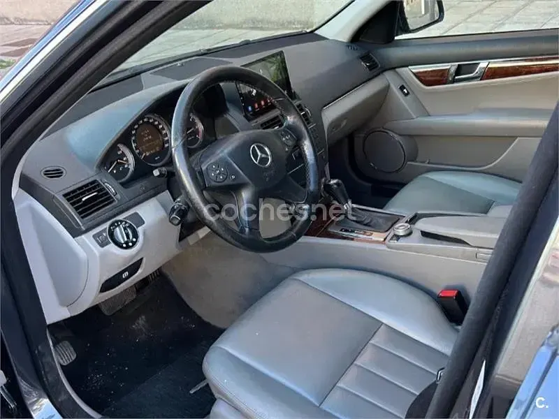 Usado Mercedes C200 Avantgarde 122 CV (89 kW) 2007 Gris / plata Berlina
