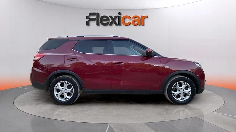 Usado Ssangyong (KGM) Tivoli 163 CV (119 kW) 2023 Granate SUV