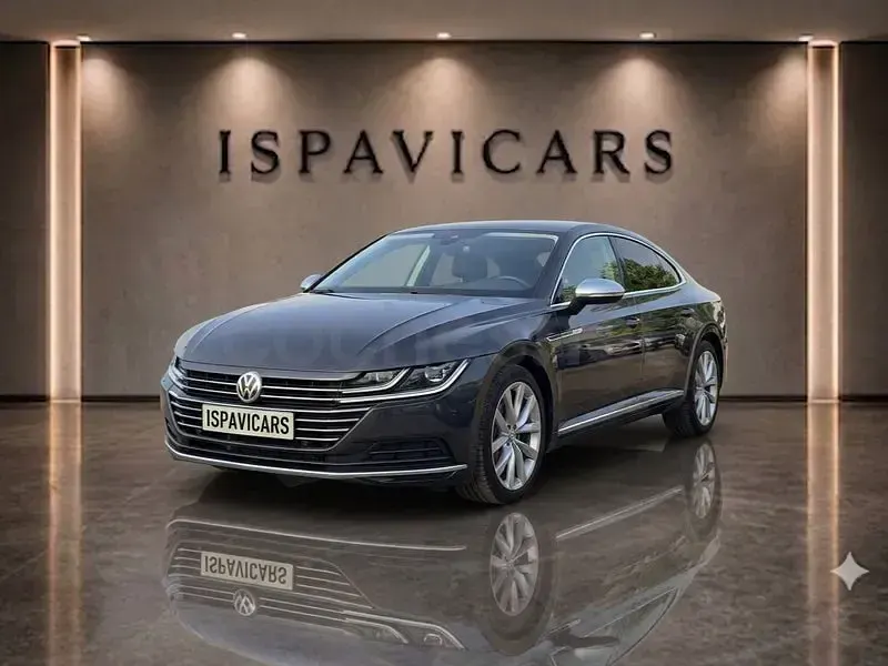 Usado VW Arteon Elegance 150 CV (110 kW) 2022 Gris / plata Berlina