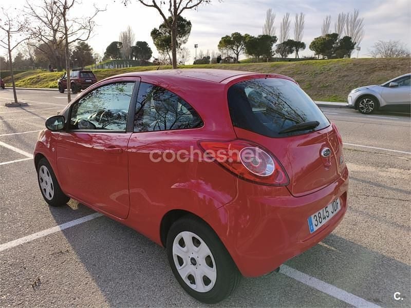 Usado Ford Ka Grand Prix III 69 CV (50 kW) 2015 Rojo Berlina