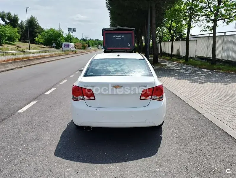 Usado Chevrolet Cruze LS 113 CV (83 kW) 2010 Blanco Berlina