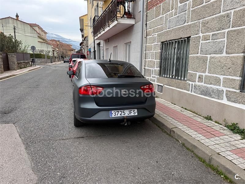 Usado Seat Toledo Style 105 CV (77 kW) 2015 Gris / plata Utilitario