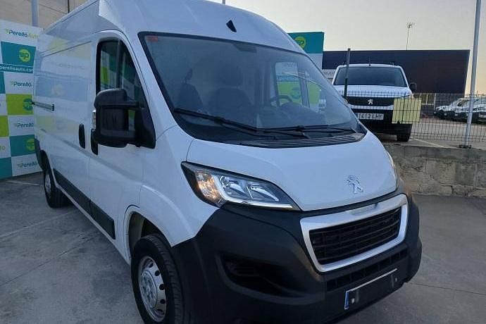 Blanco Usado 2023 Peugeot Boxer S Van | 25.894 € (Precio justo) - Imagen 1/4