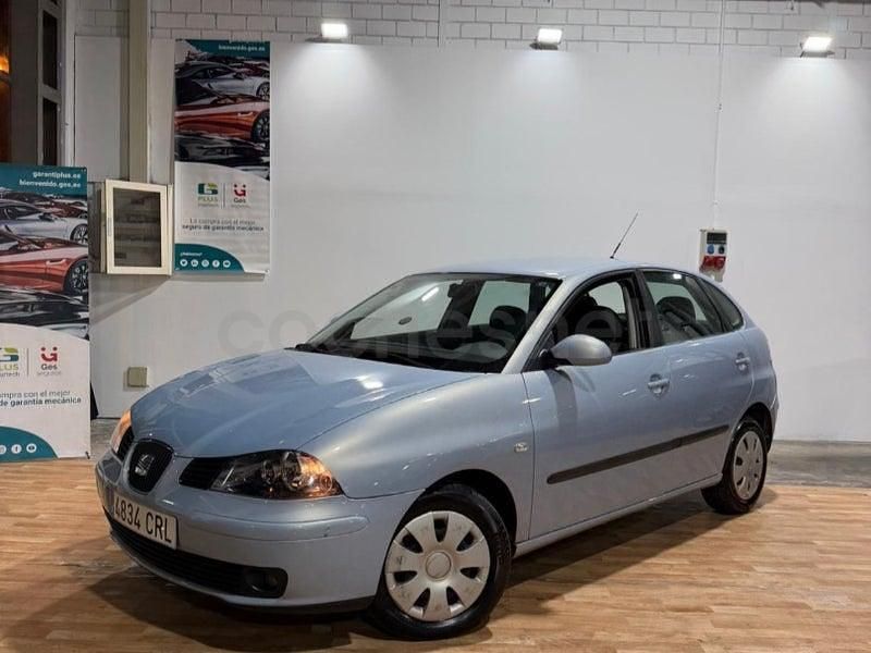 Usado Seat Ibiza 100 CV (73 kW) 2004 Azul Utilitario