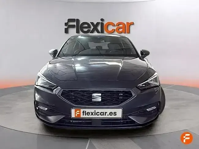Usado Seat Leon FR 116 CV (85 kW) 2025 Gris Berlina