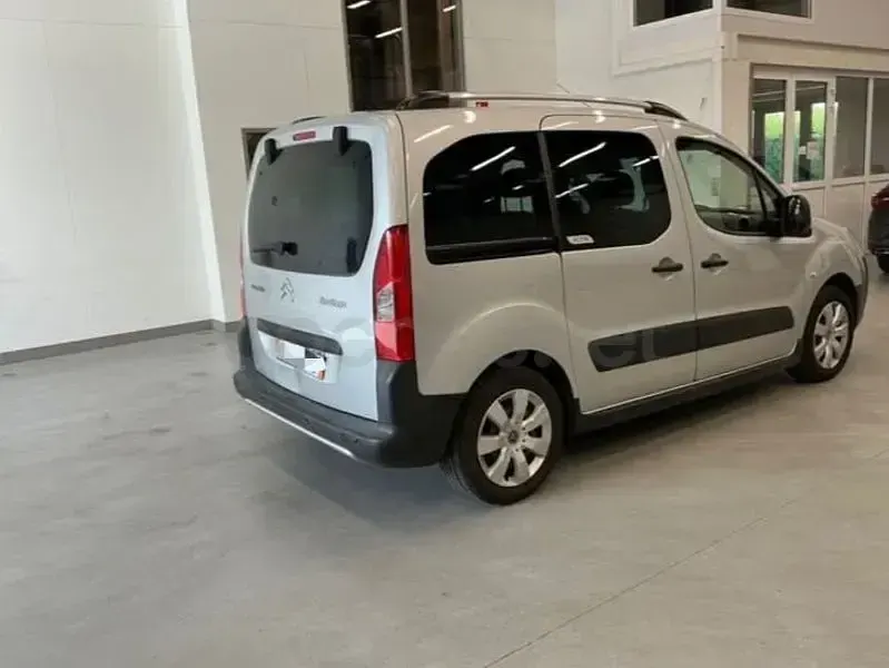 Usado Citroën Berlingo XTR 90 CV (66 kW) 2011 Gris / plata Monovolumen