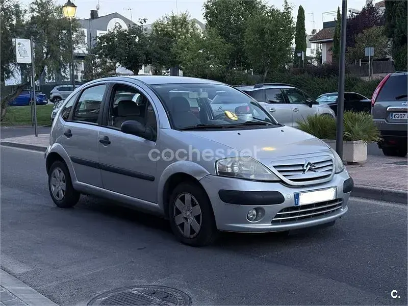 Usado Citroën C3 XTR 92 CV (67 kW) 2003 Gris / plata Berlina