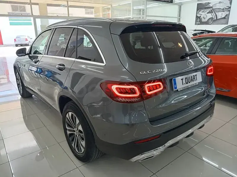 Usado Mercedes GLC220 194 CV (142 kW) 2022 Gris / plata SUV